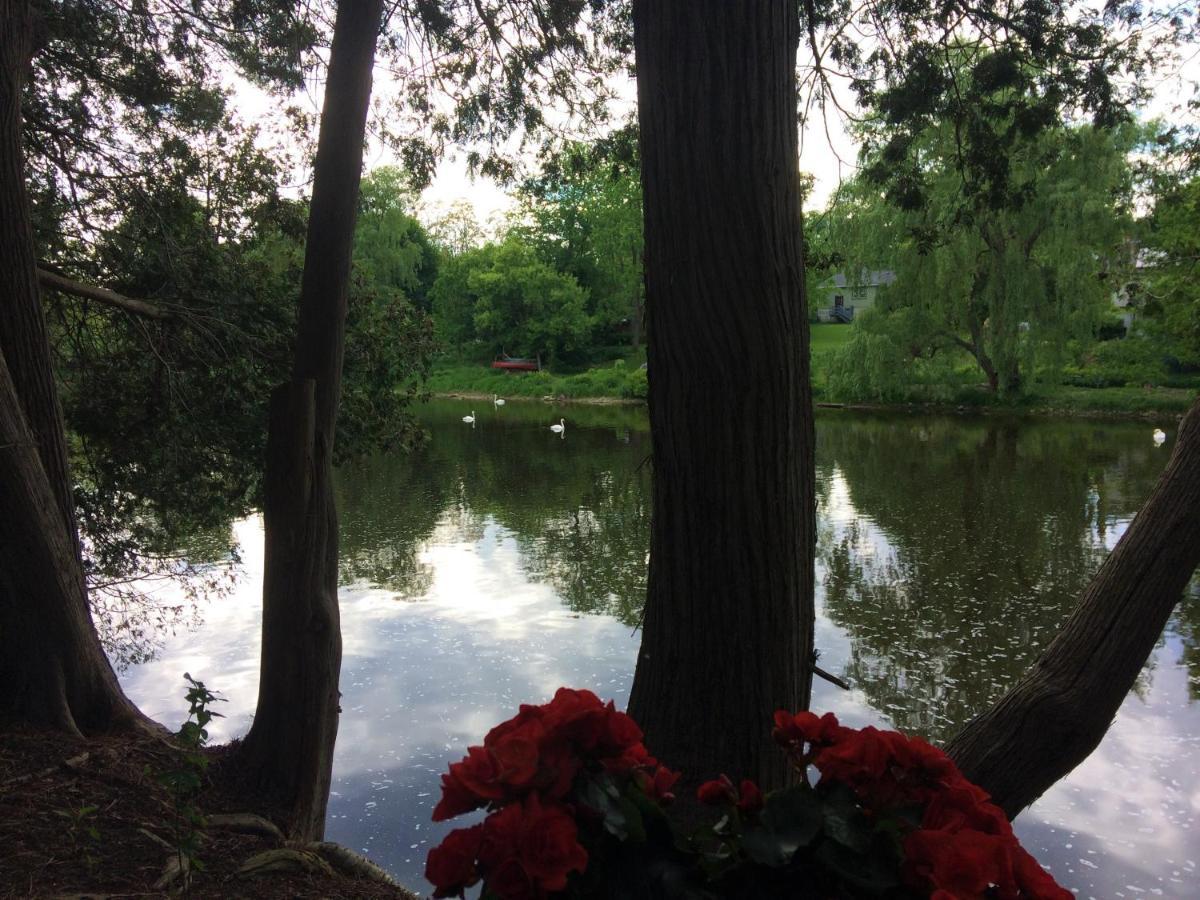 Romantic Riverside Suite In エローラ エクステリア 写真